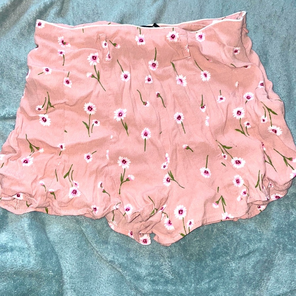 Shorts that lay like a skirt, pink with white and pink flowers, high waisted